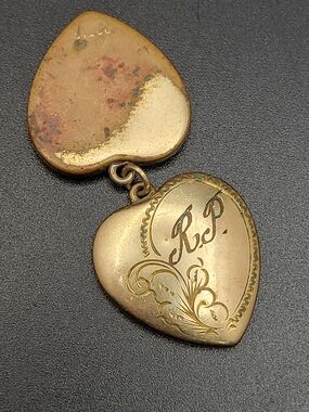 Vintage Gold-Tone Heart Locket Pendant - Engraved RP